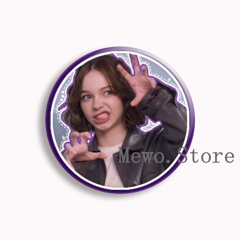 Emma Myers Aesthetic Soft Butt - đánh giá và giá Pin Button Badge